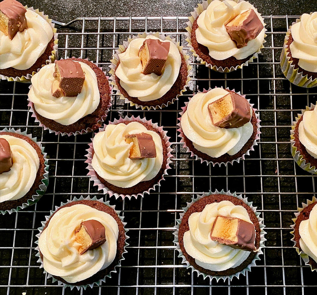 Crunchie cupcakes Crunchie cupcakes